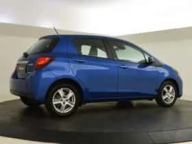 Toyota Yaris (2016) thumbnail 5