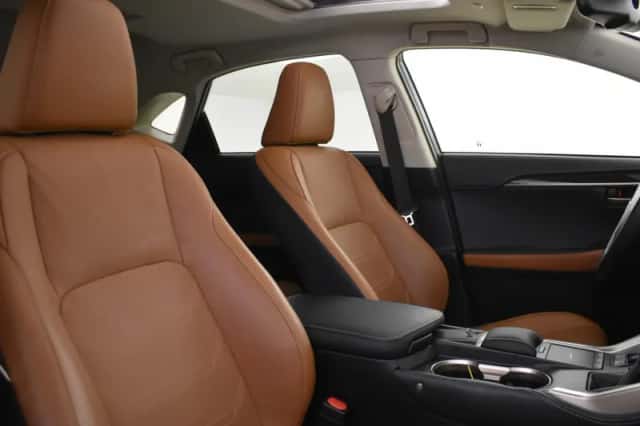 Lexus NX (2021) thumbnail 3