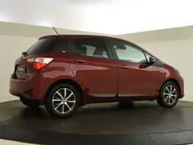 Toyota Yaris (2020) thumbnail 2