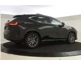 Lexus NX (2024) thumbnail 5