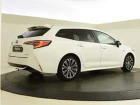 Toyota Corolla (2021) thumbnail 2