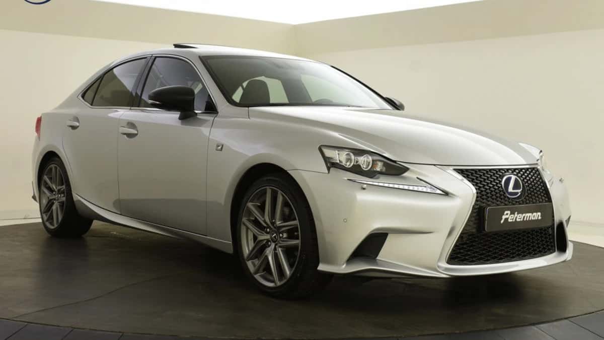 Lexus IS (2015) — foto 1