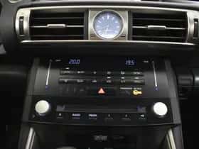 Lexus IS (2015) thumbnail 11