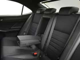 Lexus IS (2015) thumbnail 16