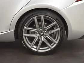 Lexus IS (2015) thumbnail 17