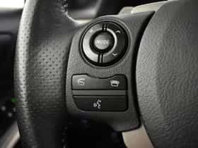 Lexus IS (2015) thumbnail 24