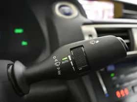 Lexus IS (2015) thumbnail 27