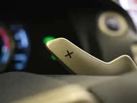 Lexus IS (2015) thumbnail 28