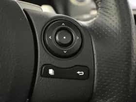 Lexus IS (2015) thumbnail 29