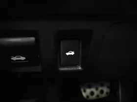 Lexus IS (2015) thumbnail 33