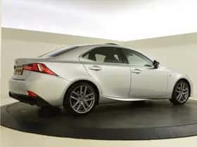 Lexus IS (2015) thumbnail 5