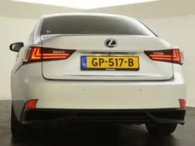 Lexus IS (2015) thumbnail 8