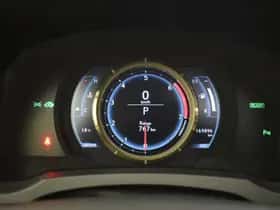 Lexus IS (2015) thumbnail 10