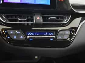 Toyota C-HR (2023) thumbnail 12