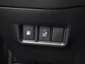 Toyota C-HR (2023) thumbnail 13