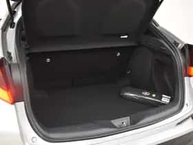 Toyota C-HR (2023) thumbnail 18