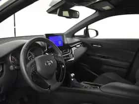 Toyota C-HR (2023) thumbnail 19