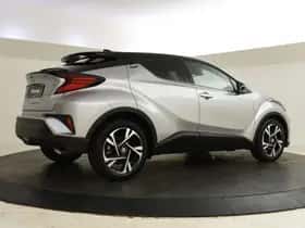 Toyota C-HR (2023) thumbnail 5