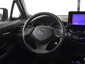 Toyota C-HR (2023) thumbnail 9