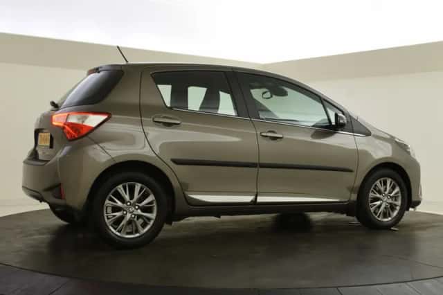 Toyota Yaris (2018) thumbnail 2