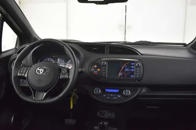 Toyota Yaris (2018) thumbnail 4
