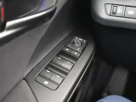 Toyota C-HR (2024) thumbnail 19