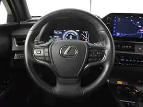Lexus UX (2024) thumbnail 11