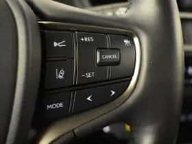 Lexus UX (2024) thumbnail 16