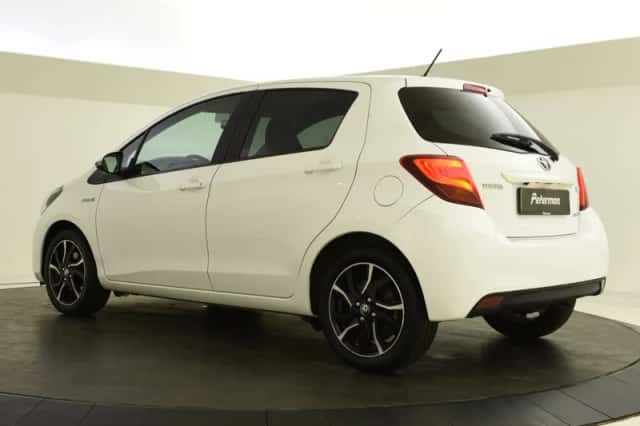 Toyota Yaris (2016) thumbnail 6