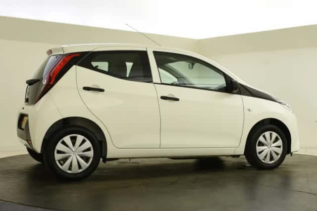 Toyota Aygo (2020) thumbnail 2