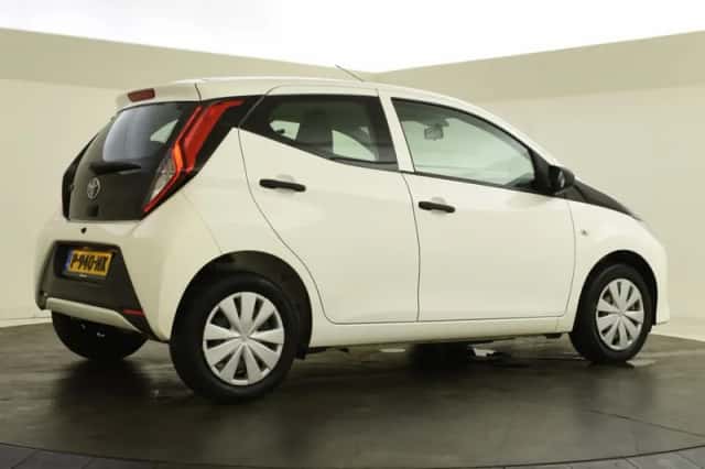 Toyota Aygo (2022) thumbnail 2