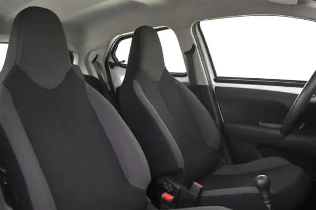 Toyota Aygo (2022) thumbnail 3