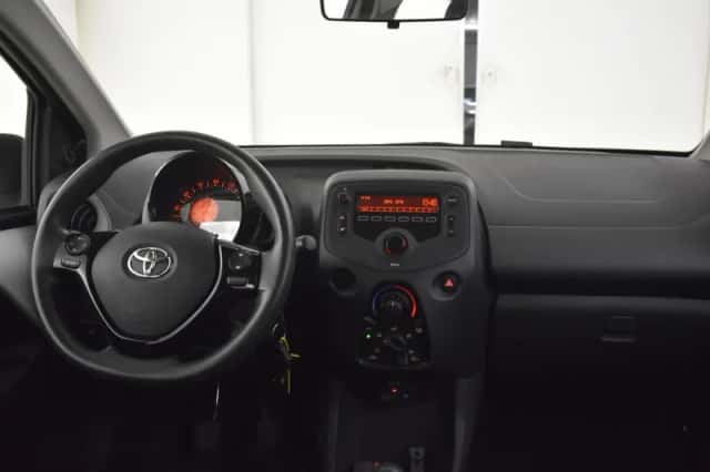 Toyota Aygo (2022) thumbnail 4