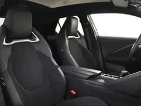 Toyota C-HR (2024) thumbnail 17