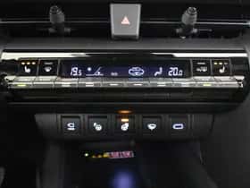 Toyota C-HR (2024) thumbnail 27