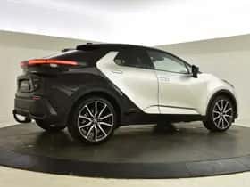 Toyota C-HR (2024) thumbnail 4