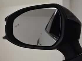 Toyota C-HR (2024) thumbnail 32