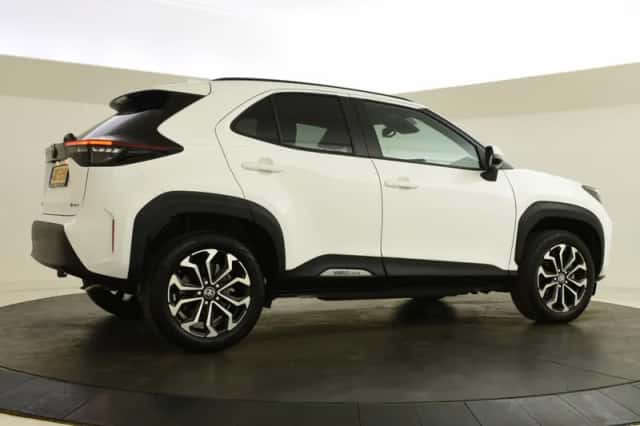 Toyota Yaris Cross (2024) thumbnail 2