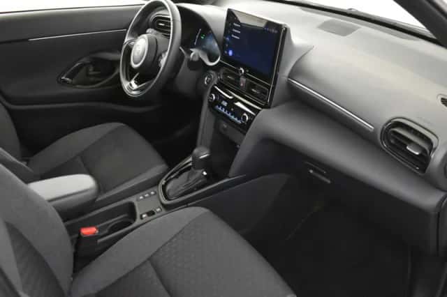 Toyota Yaris Cross (2024) thumbnail 3
