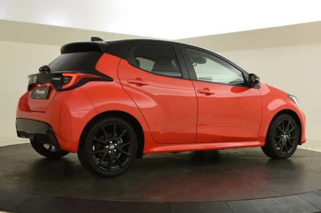 Toyota Yaris (2023) thumbnail 2