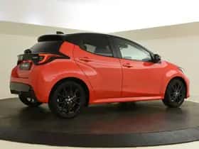 Toyota Yaris (2023) thumbnail 2