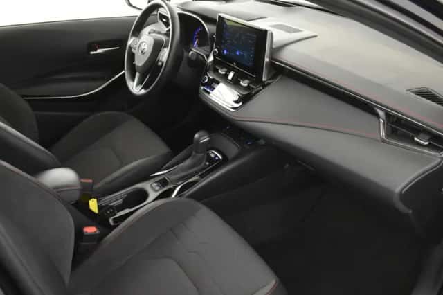 Toyota Corolla (2022) thumbnail 3