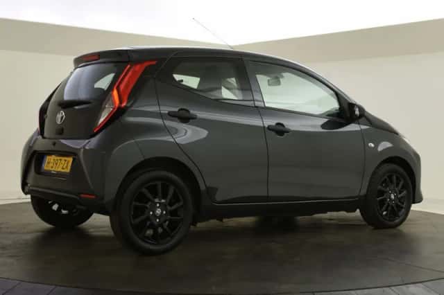 Toyota Aygo (2020) thumbnail 2