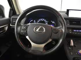 Lexus CT (2017) thumbnail 11