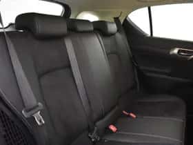 Lexus CT (2017) thumbnail 26