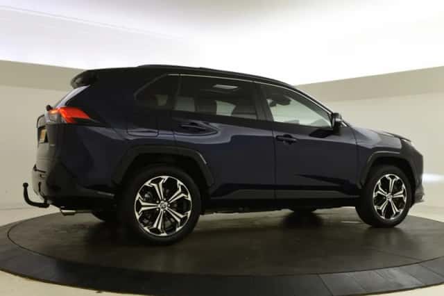 Toyota RAV4 (2025) thumbnail 2