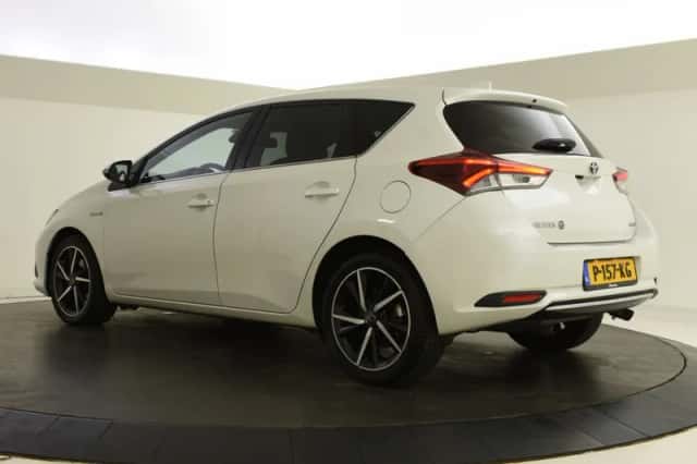 Toyota Auris (2017) thumbnail 6