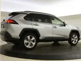 Toyota RAV4 (2019) thumbnail 2