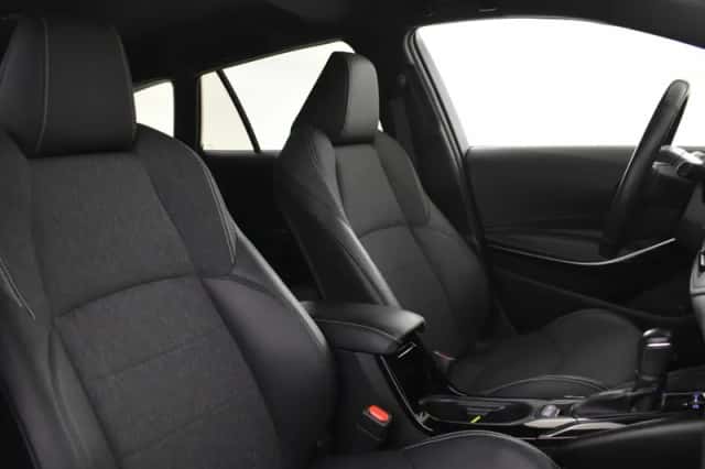 Toyota Corolla (2022) thumbnail 3