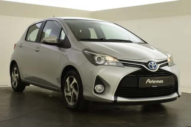 Toyota Yaris (2015) thumbnail 5
